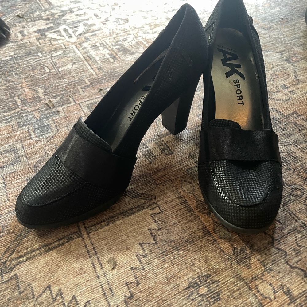 Anne Klein Black Heeled Loafers with Houndstooth Textured Fabric